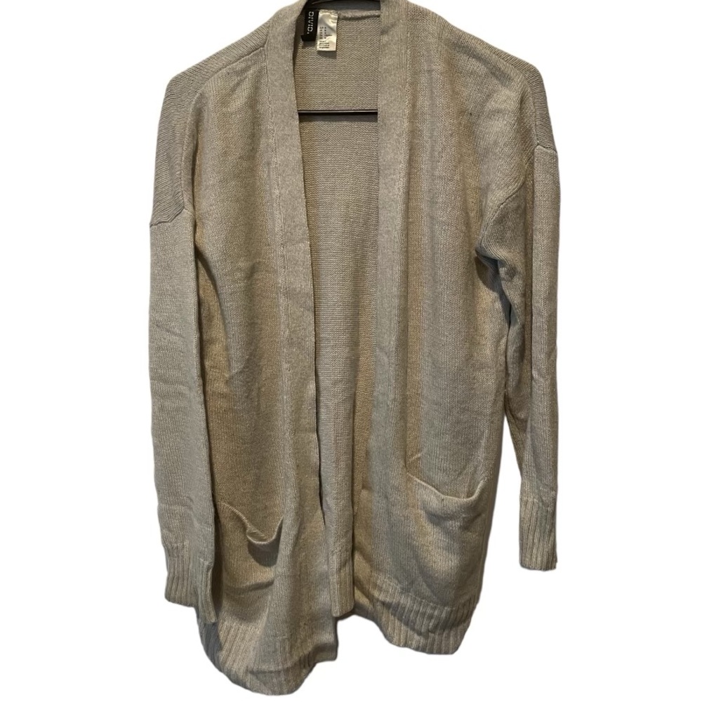 DIVIDED. H&M Ladies size M. Cardigan